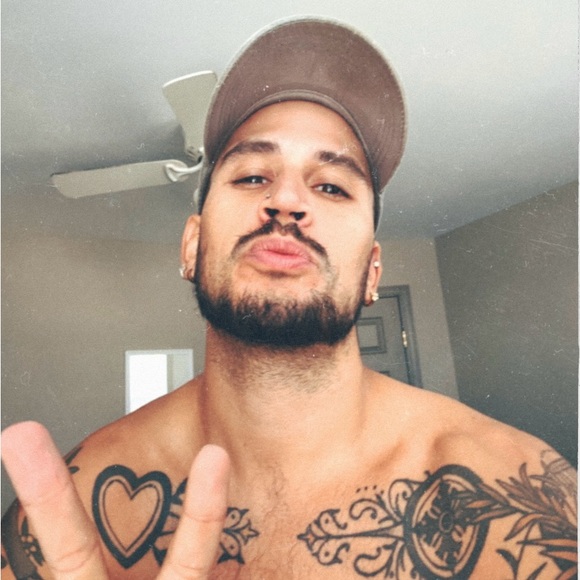 Meet your Posher, Nickolas - Picture 6 of 7